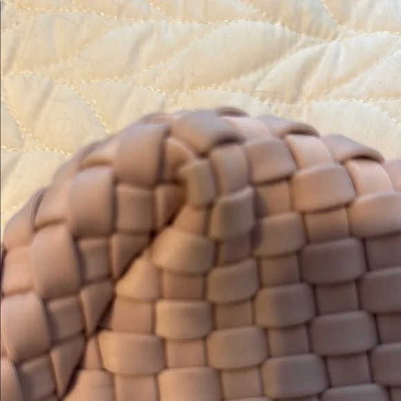 Elegant Woven Tote Bag in Blush Pink - Picture 9 of 9